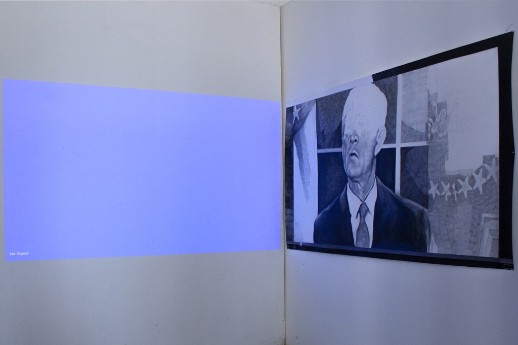 Mathieu Galton, Ground Zero, vue 1, installation composée d'un dessin au graphite sur papier et d'une vidéo-projection, 150 x 200 cm chacun, 2015